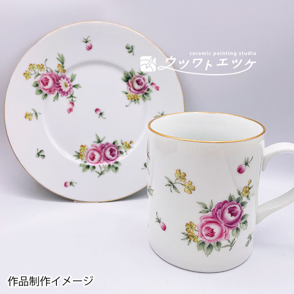 ヨーロピアン調のピンクのバラが描かれたカップ＆ソーサー