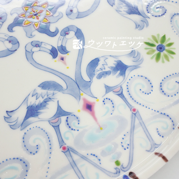 青系の絵具で描かれたフラミンゴ部分の拡大