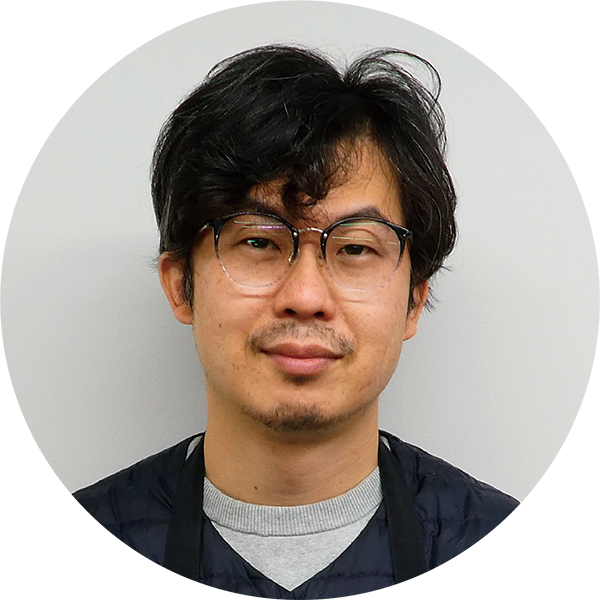 柳田講師の顔写真